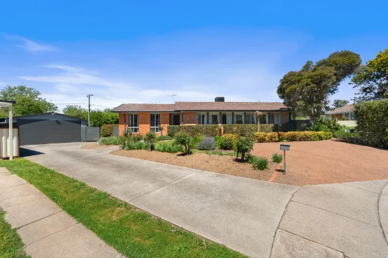 9 Thomas Place, MacGregor, ACT 2615