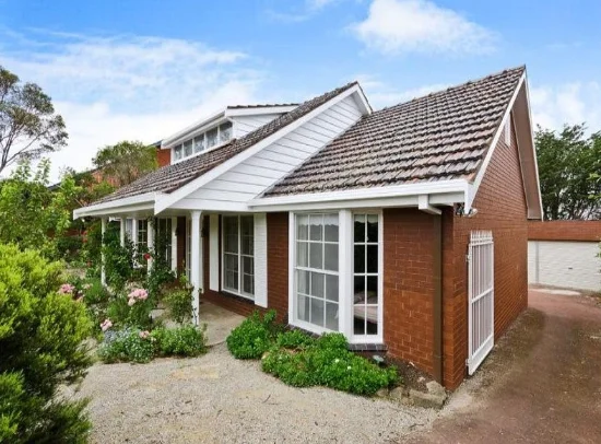 9 Thornhill Road, Highton, Vic 3216