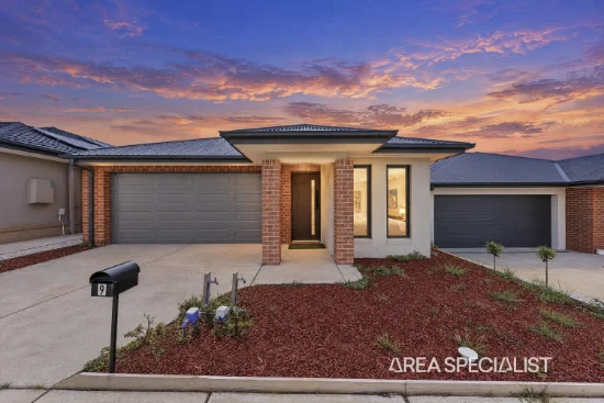 9 Topiary Street, Pakenham, Vic 3810 - For Sale