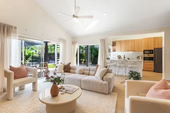 9 Trivia Street, Palm Cove, Qld 4879