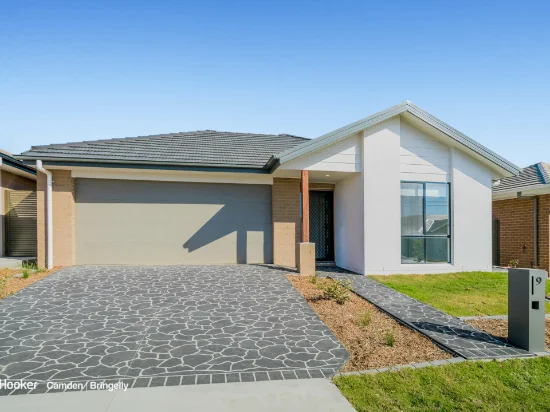 9 Willunga Street, Gledswood Hills, NSW 2557 - For Rent
