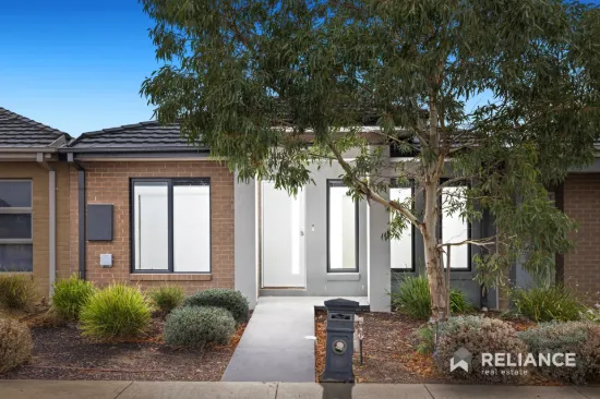 9 Zesty Walk, Manor Lakes, Vic 3024