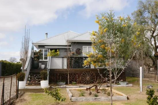 90 Bulwer Street, Tenterfield, NSW 2372
