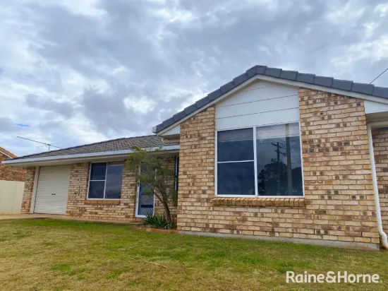 90 Doonkuna Street, Kingaroy, Qld 4610