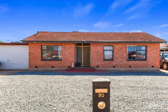 90 Flinders Avenue, Whyalla Stuart, SA 5608