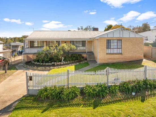 90 Hill Street, Junee, NSW 2663