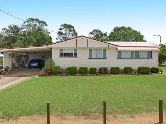 90 Newby Street, Warwick, Qld 4370 - For Rent