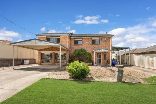 90 Reif Street, Flinders View, Qld 4305