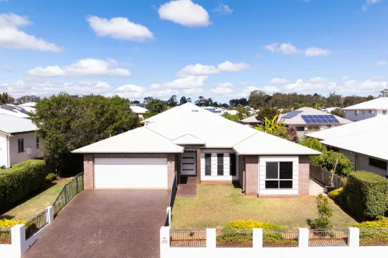 90 Spring Street, Middle Ridge, Qld 4350