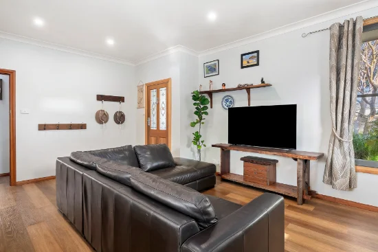 92 Albert Street, Unanderra, NSW 2526