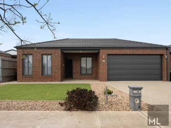 92 Oakpark Dr, Harkness, Vic 3337 - For Rent