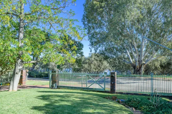 92 Riverside Drive, South Guildford, WA 6055