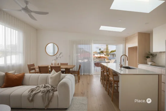 92 Wemvern Street, Upper Mount Gravatt, Qld 4122 - For Sale