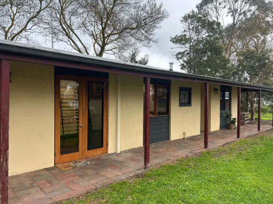 94 Bridge Road, Bushfield VIC 3281-Image