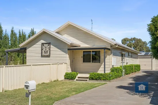 94 Moore Street, Colac, Vic 3250