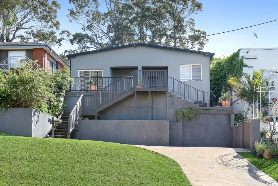 94 Ocean Street, Mount Saint Thomas, NSW 2500