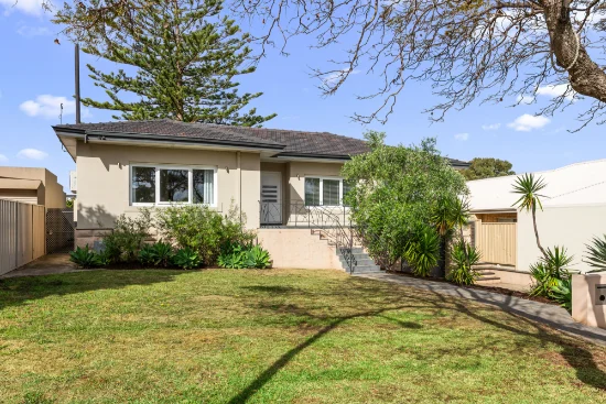 94 Redwood Crescent, Melville, WA 6156 - For Sale