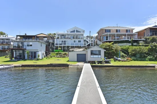 97 Sunshine Pde, Sunshine, NSW 2264
