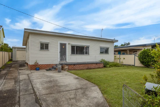 97 Wallarah Rd, Gorokan, NSW 2263