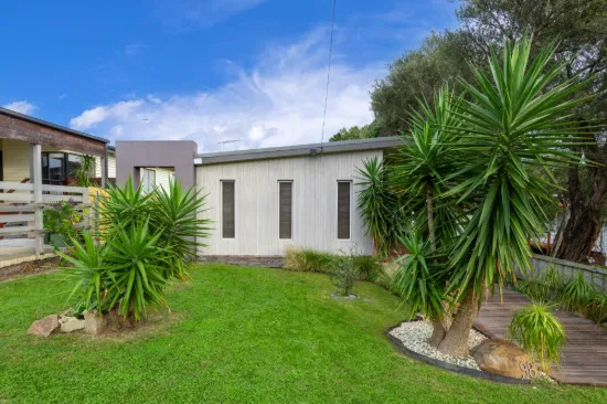 98 Fourth Avenue, Rosebud, Vic 3939