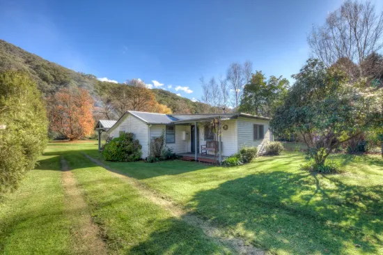 98 Great Alpine Road, Harrietville, Vic 3741
