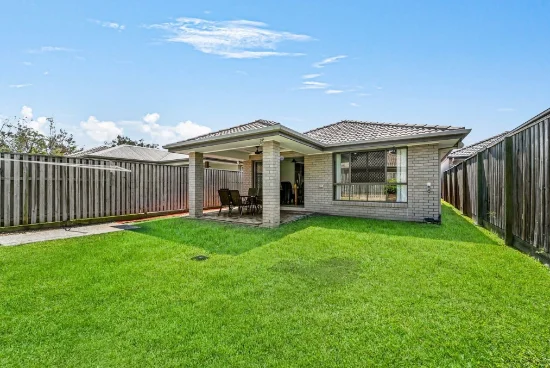 98 Mount Kaputar Ave, Fitzgibbon, Qld 4018