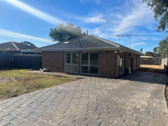 98 Racecourse Road, Pakenham, Vic 3810