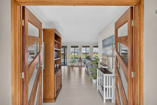 99-101 Britannia Parade, Hindmarsh Island, SA 5214