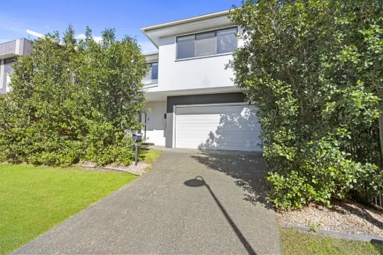 99 Flametree Circuit, Arundel, Qld 4214