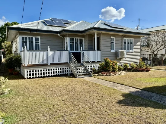 99 Glebe Road, Silkstone, Qld 4304