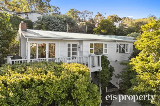 99 Malunna Road, Lindisfarne, Tas 7015