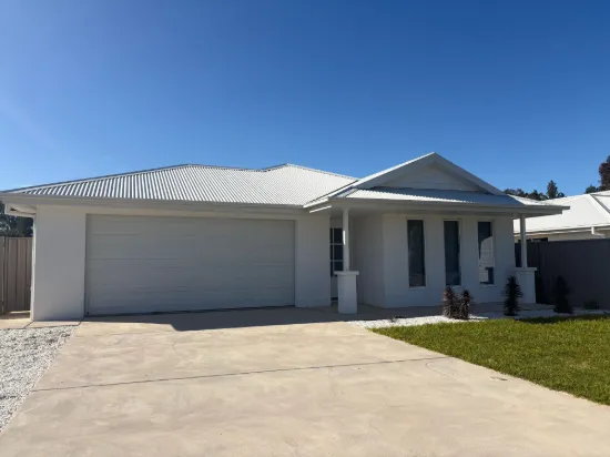 A/21 Kingdon Drive, Coolamon NSW 2701-Image
