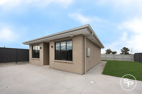 B/98 Brabham Drive, Oran Park, NSW 2570