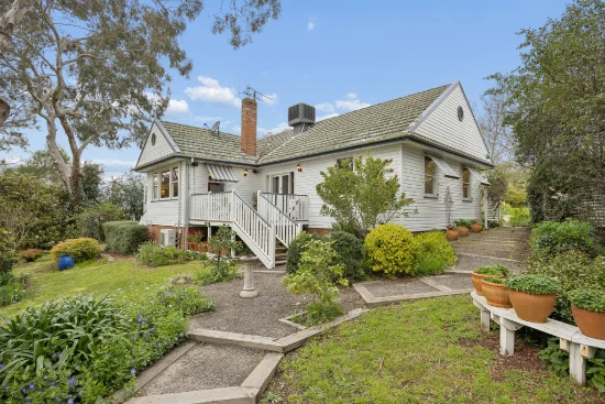 "Blue Gables", 22 Amaroo Place, Yass, NSW 2582