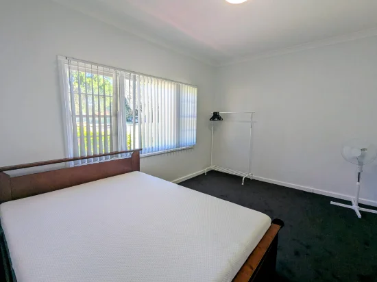 Large Rm/ 140A Manning Road, Manning, WA 6152 - For Rent