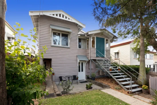Room 1/188 Old Cleveland Road, Coorparoo, Qld 4151