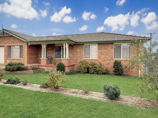 Unit 2/19 Berthong Street, Young, NSW 2594