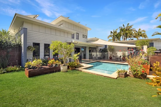 Unit 2/4 Stephanie Close, Mudjimba, Qld 4564