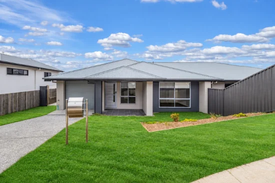Unit 2/55 Creekwood Circuit, Spring Mountain, Qld 4300 - For Rent
