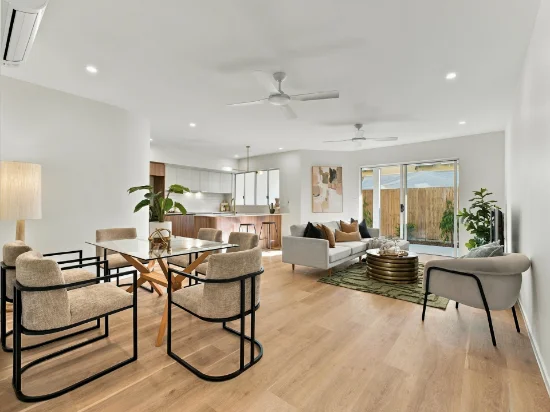 Unit 4/20-22 Old Smithfield Road, Freshwater, Qld 4870