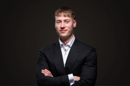 HUNTER FITZGIBBINS - Real Estate Agent at Manor Real Estate