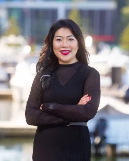 Lynn  Lum - Real Estate Agent