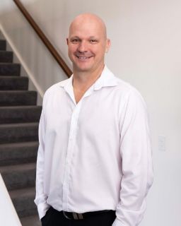 Iain Simms - Real Estate Agent