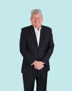 Ian  Hutchison - Real Estate Agent