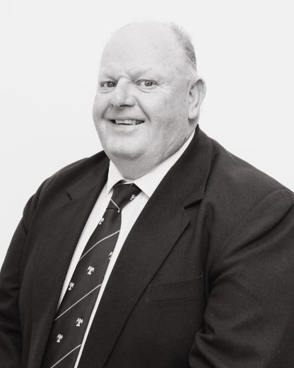 Ian Robertson - Real Estate Agent at LAWD