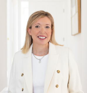 Lucy  West - Real Estate Agent