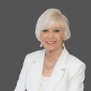 Lucy  Cole - Real Estate Agent