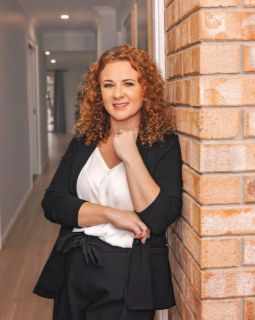 Ally Middleton - Real Estate Agent