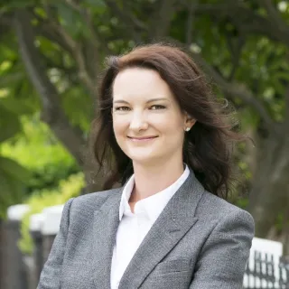 Julie Warnes - Real Estate Agent