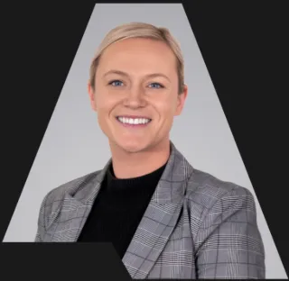 Sarah McCallum - Real Estate Agent